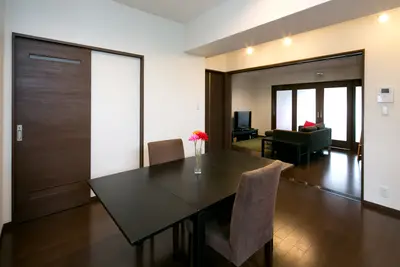 回遊＋大空間ＬＤＫ～受け継いだ住まいでのびのび子育て～